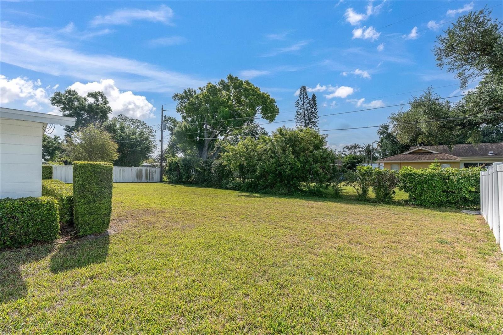 5511 10TH AVENUE DR W, BRADENTON, FL, 34209