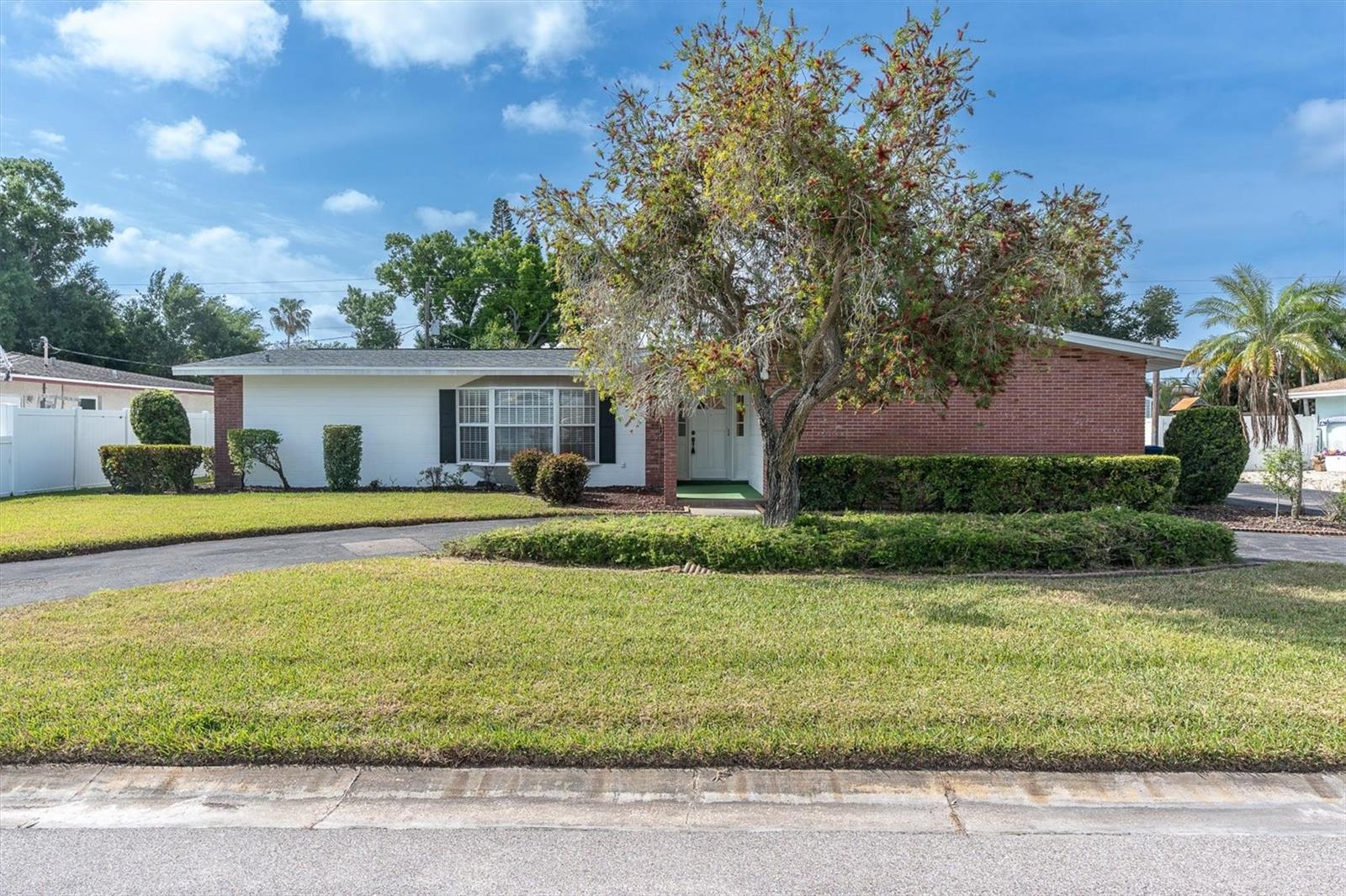 5511 10TH AVENUE DR W, BRADENTON, FL, 34209
