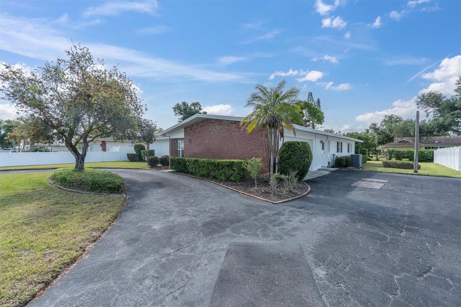 5511 10TH AVENUE DR W, BRADENTON, FL, 34209