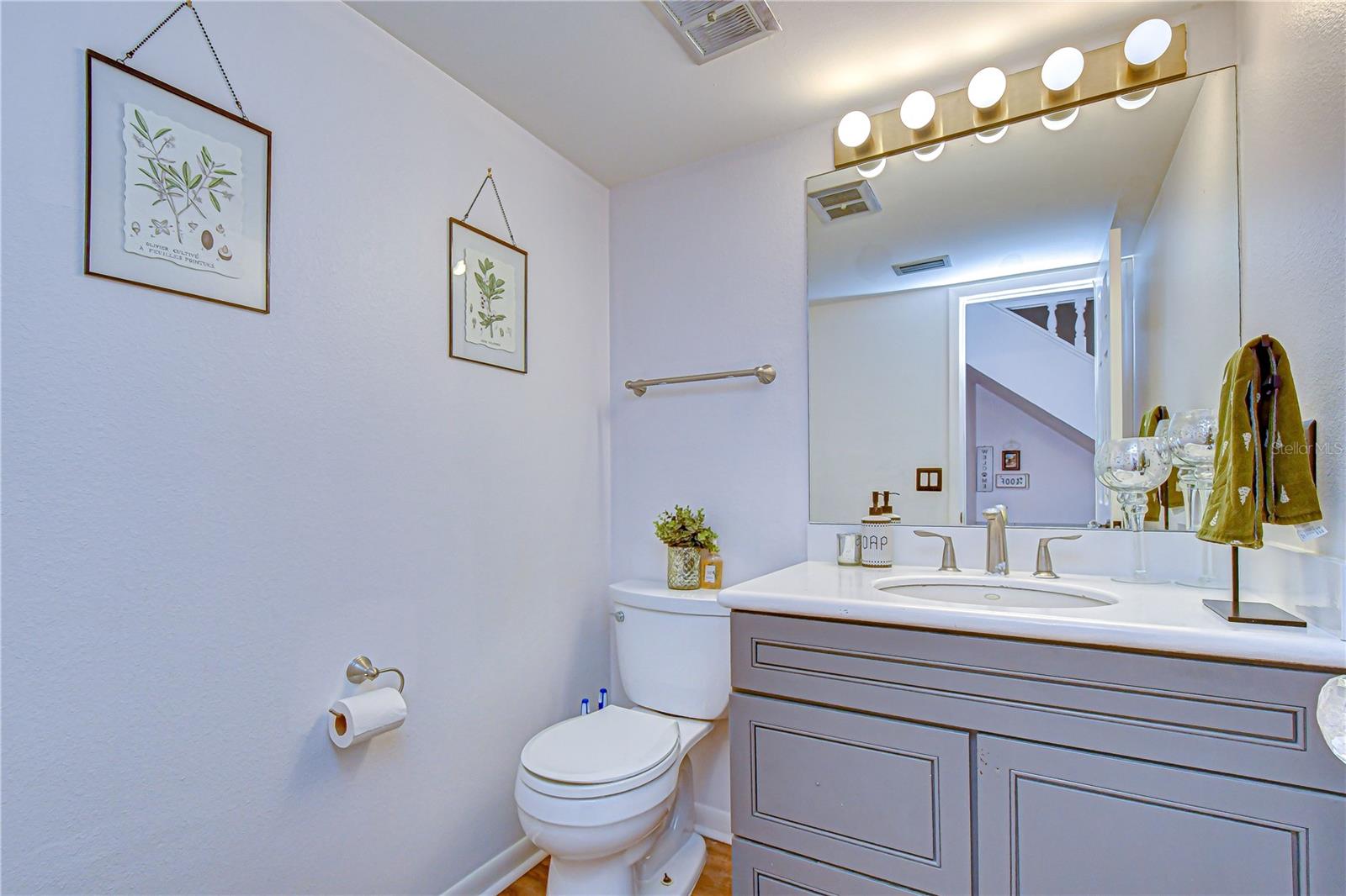 Half bathroom for guest