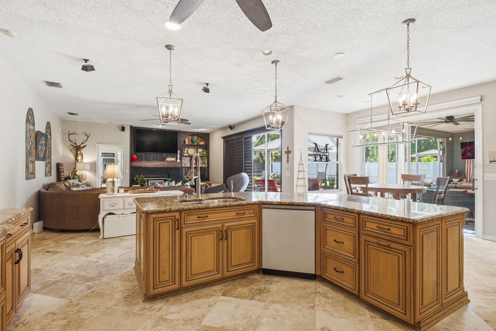 2016 SWAN LN, PALM HARBOR, FL, 34683
