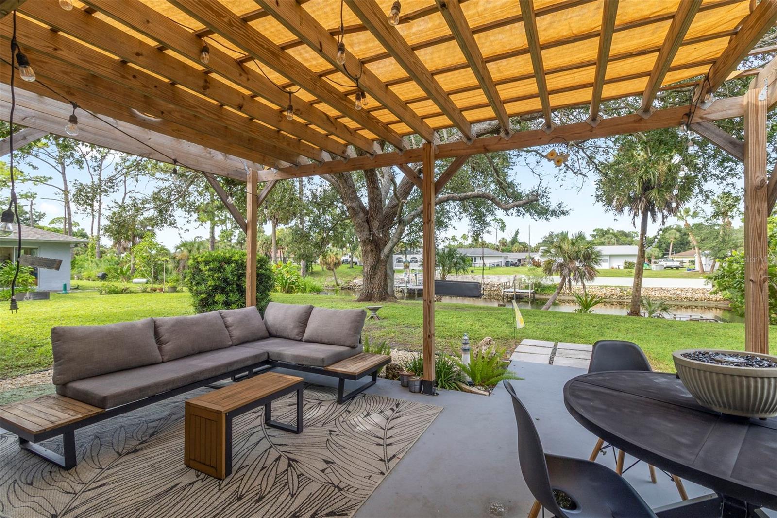 2586 AUBURN BLVD, PORT CHARLOTTE, FL, 33948