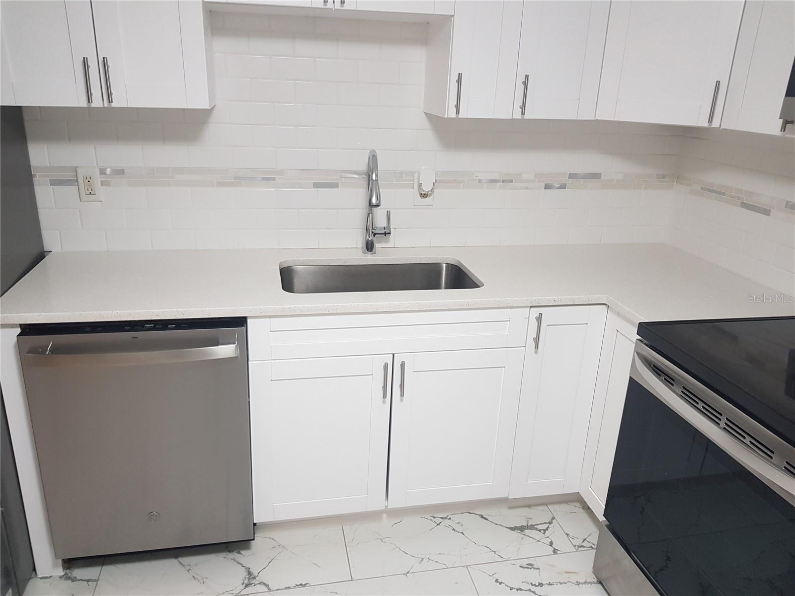 311 58TH AVE E, BRADENTON, FL, 34203