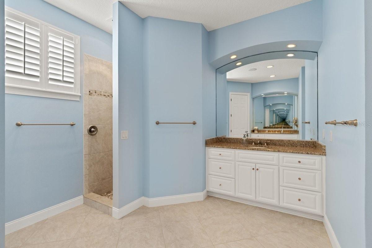 9 NORTHSHORE DR, PALM COAST, FL, 32137