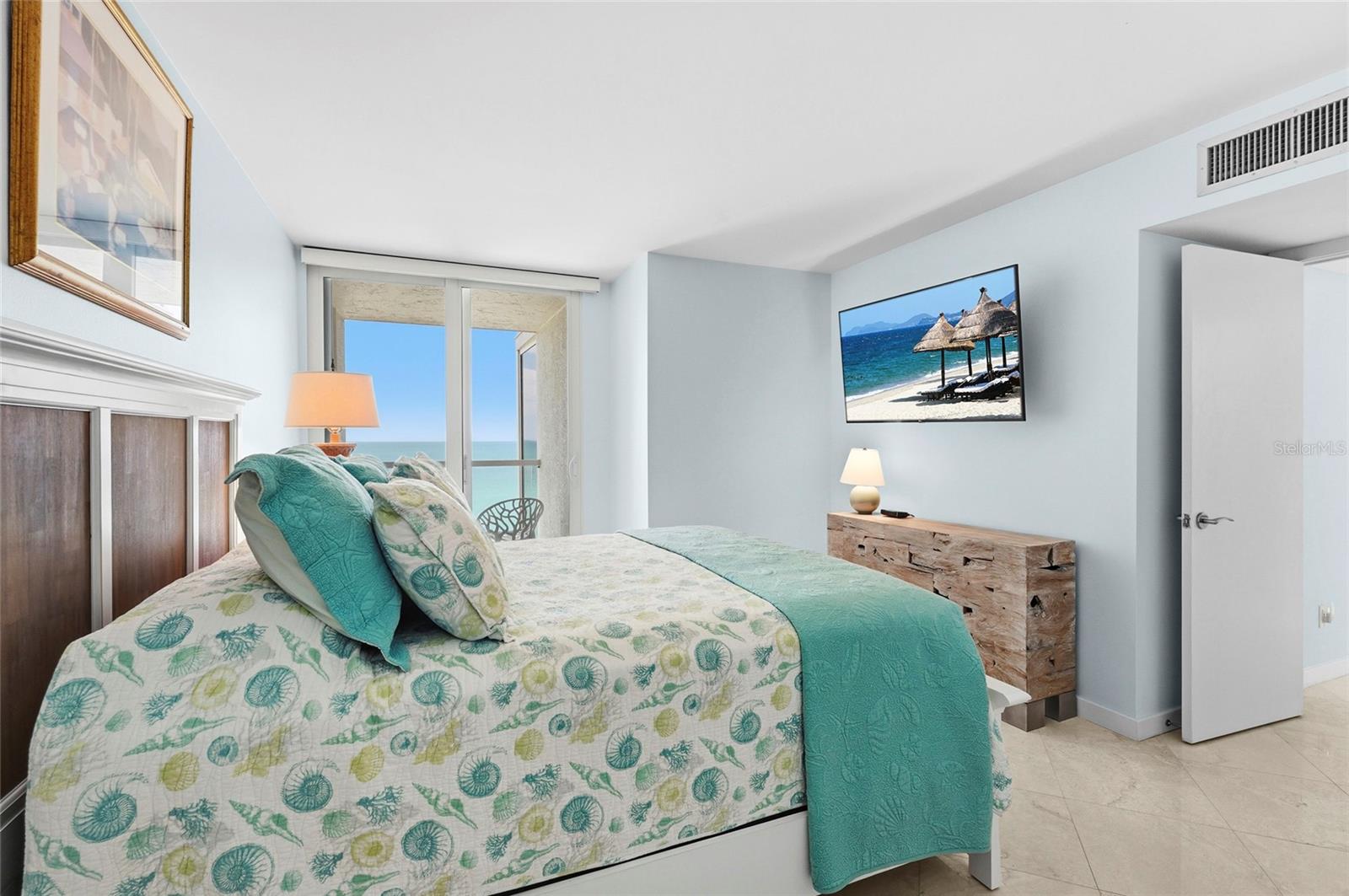 2425 GULF OF MEXICO DR #8C, LONGBOAT KEY, FL, 34228