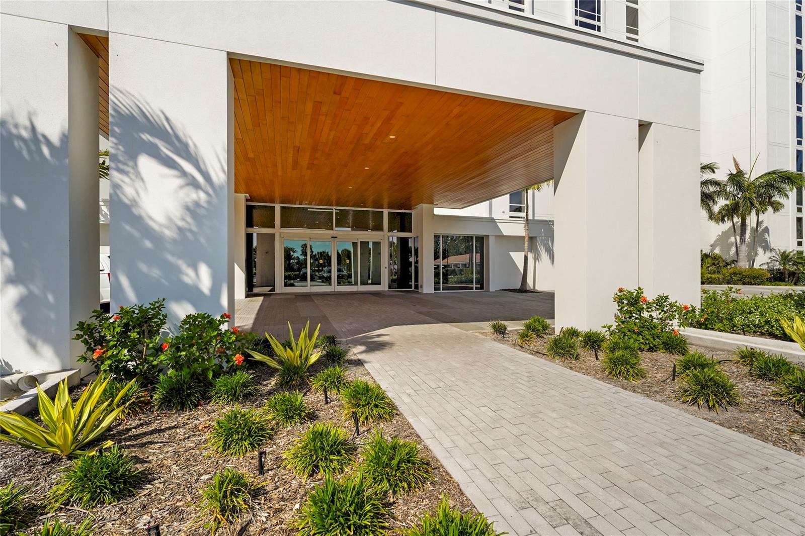 2425 GULF OF MEXICO DR #8C, LONGBOAT KEY, FL, 34228