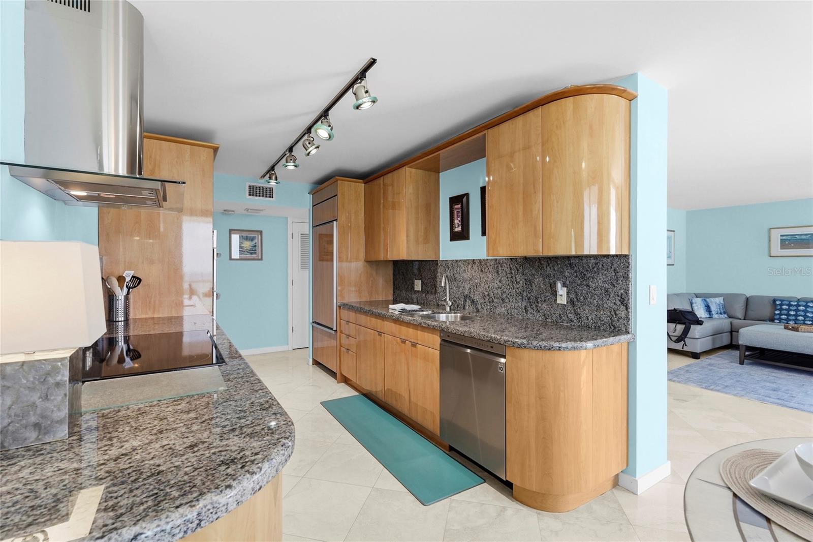 2425 GULF OF MEXICO DR #8C, LONGBOAT KEY, FL, 34228