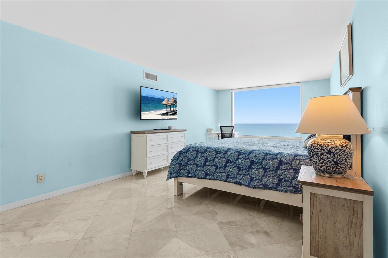 2425 GULF OF MEXICO DR #8C, LONGBOAT KEY, FL, 34228