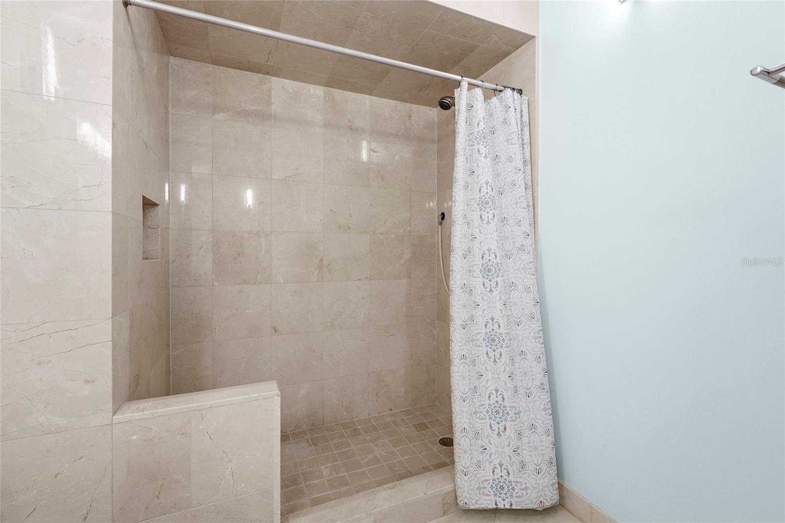 2425 GULF OF MEXICO DR #8C, LONGBOAT KEY, FL, 34228