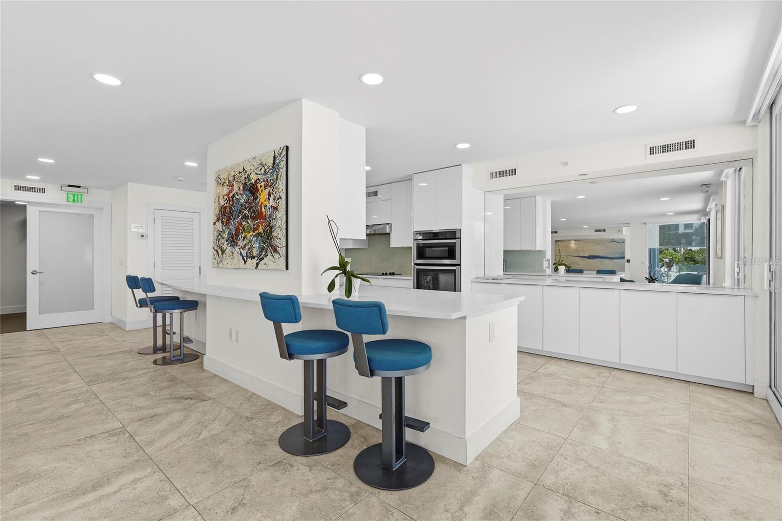 2425 GULF OF MEXICO DR #8C, LONGBOAT KEY, FL, 34228