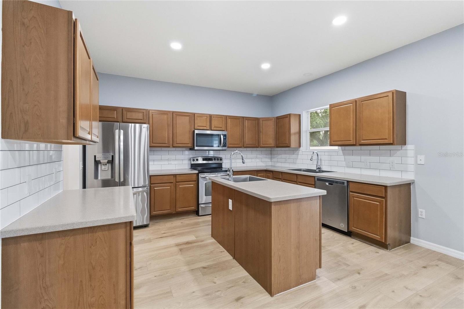 121 FESTIVE CT, CHULUOTA, FL, 32766