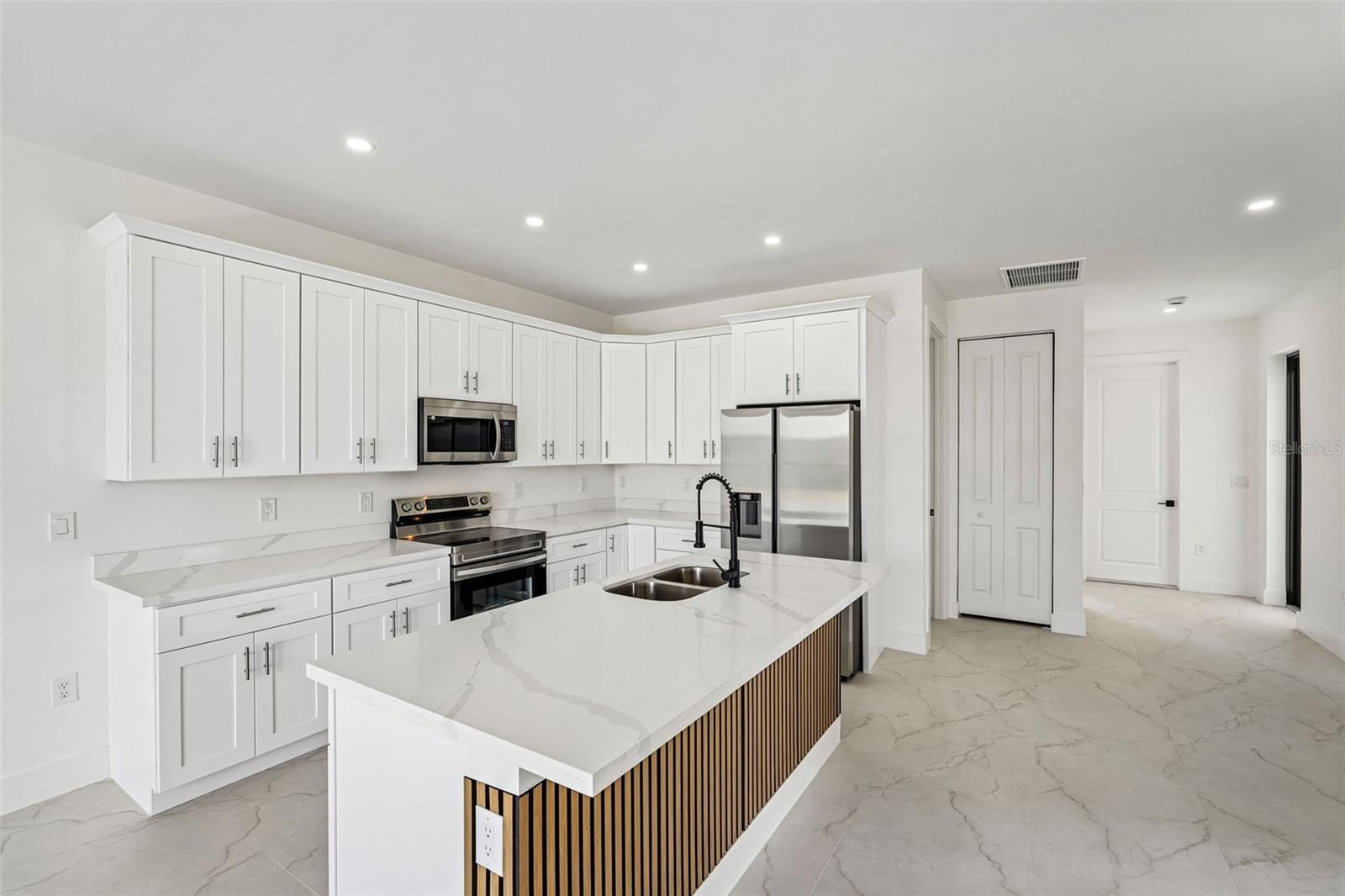 2406 HIGHTOWER AVE S, LEHIGH ACRES, FL, 33973