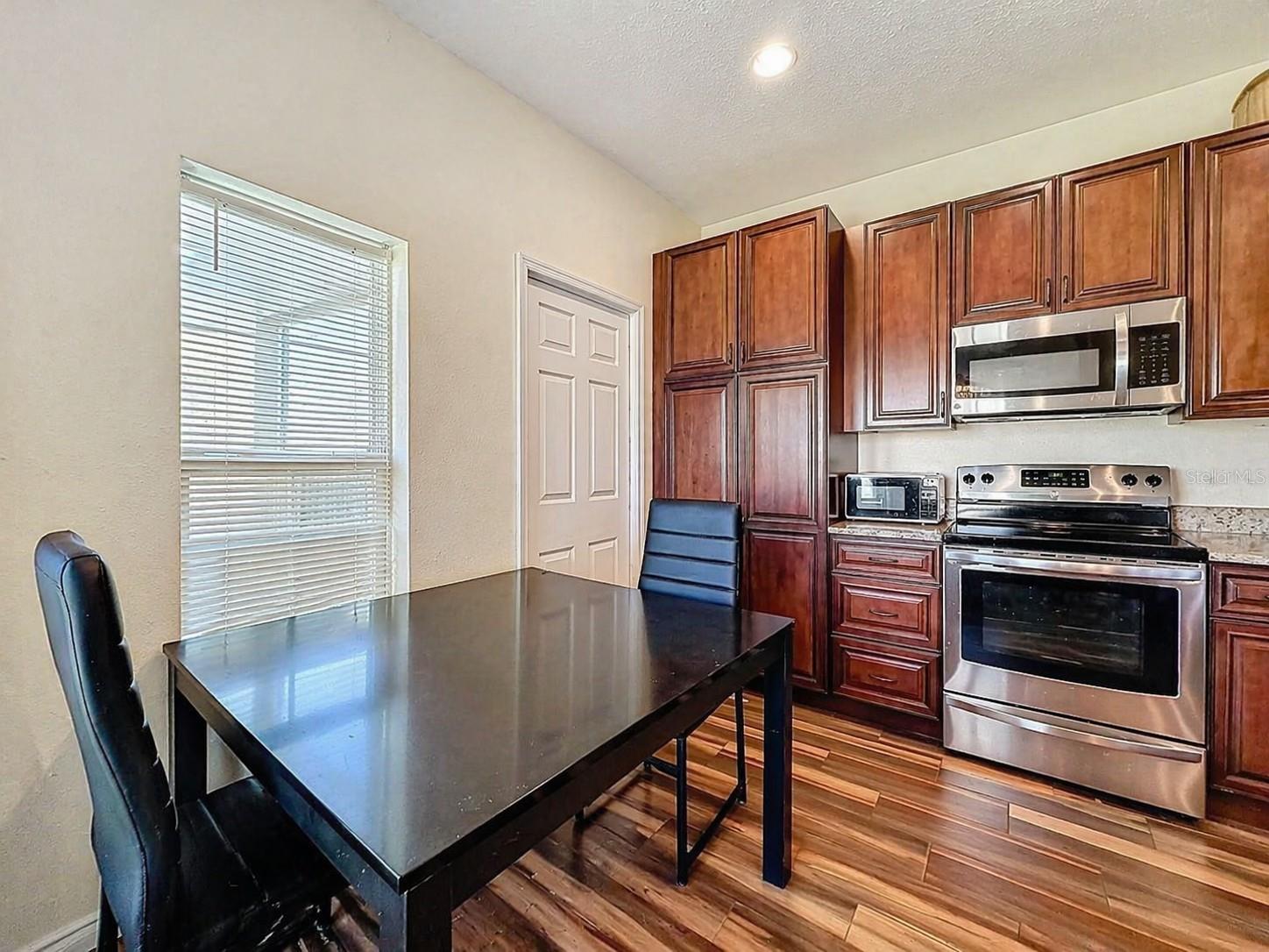 810 PECAN AVE, SANFORD, FL, 32771