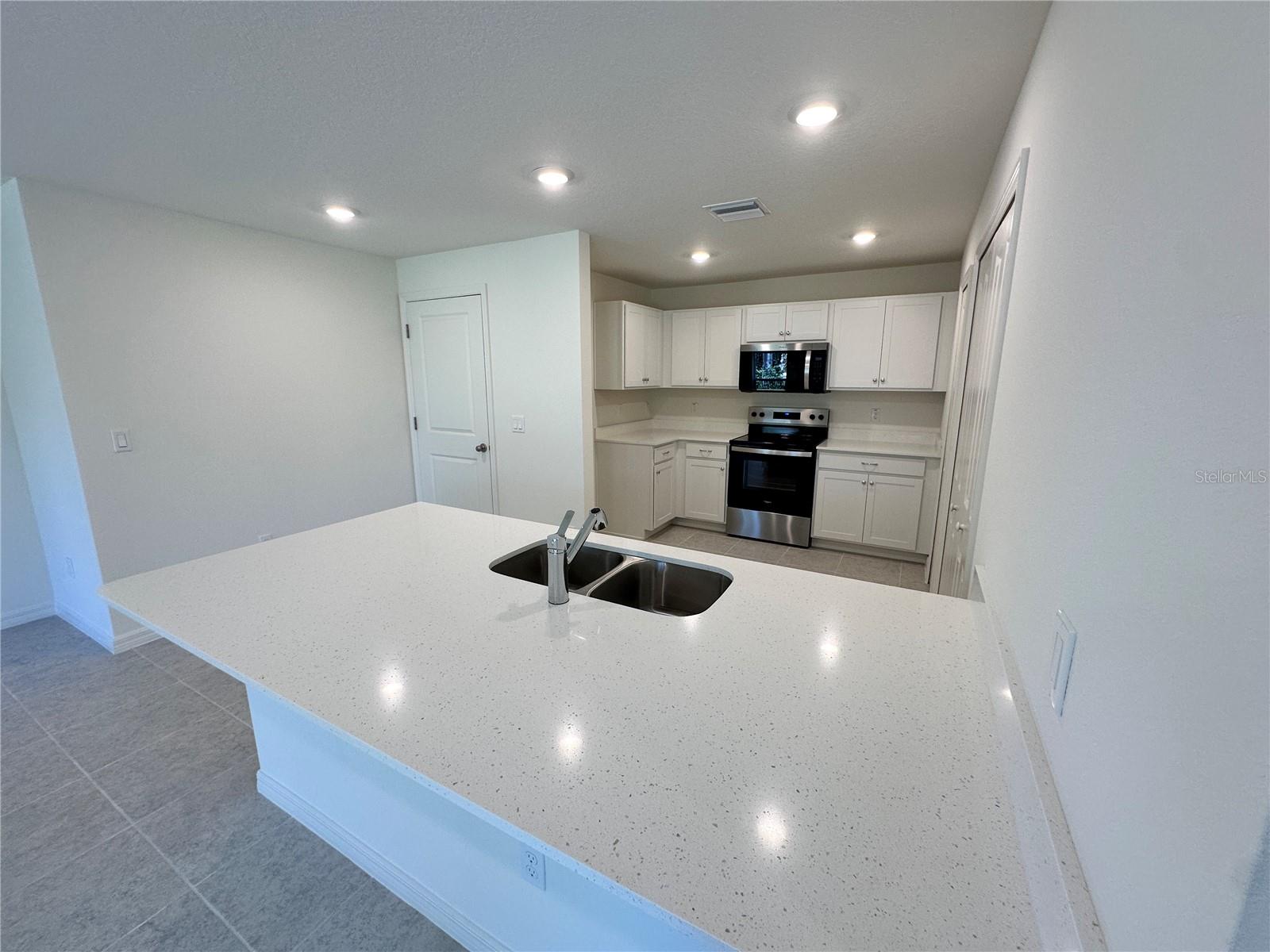 41 ROUND TREE DR, PALM COAST, FL, 32164