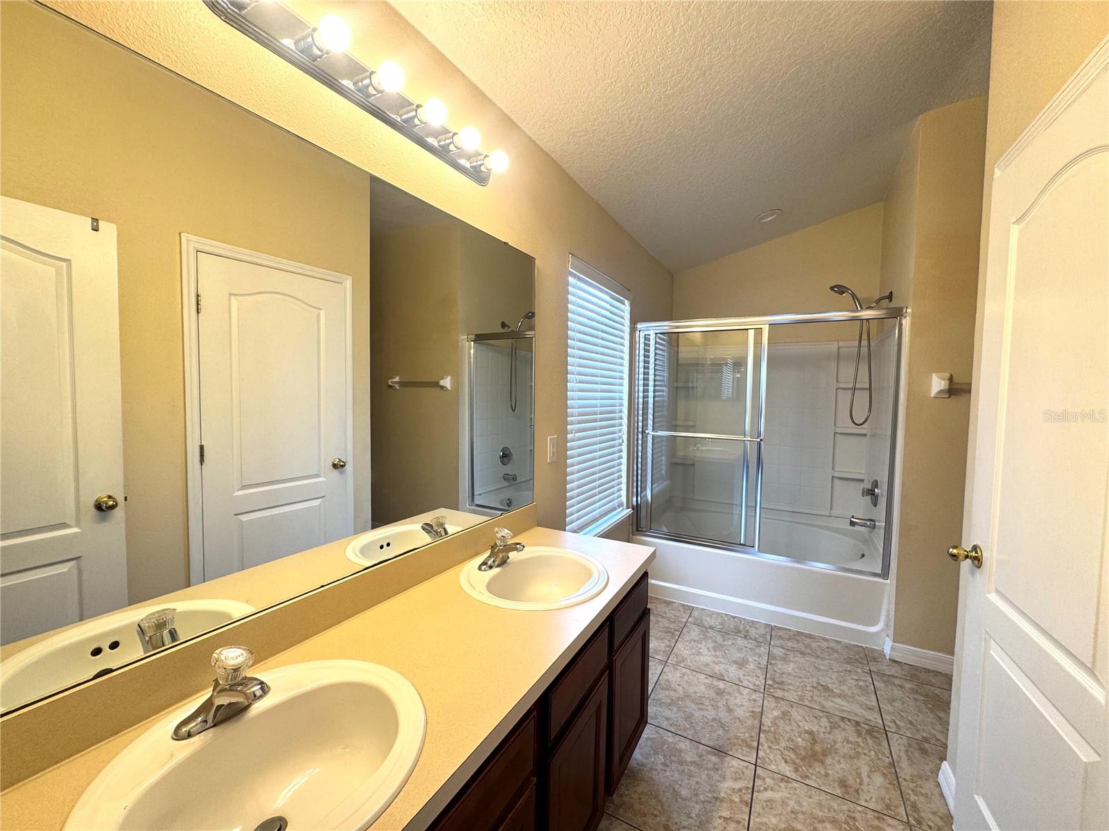 1985 ESTANCIA CIR, KISSIMMEE, FL, 34741