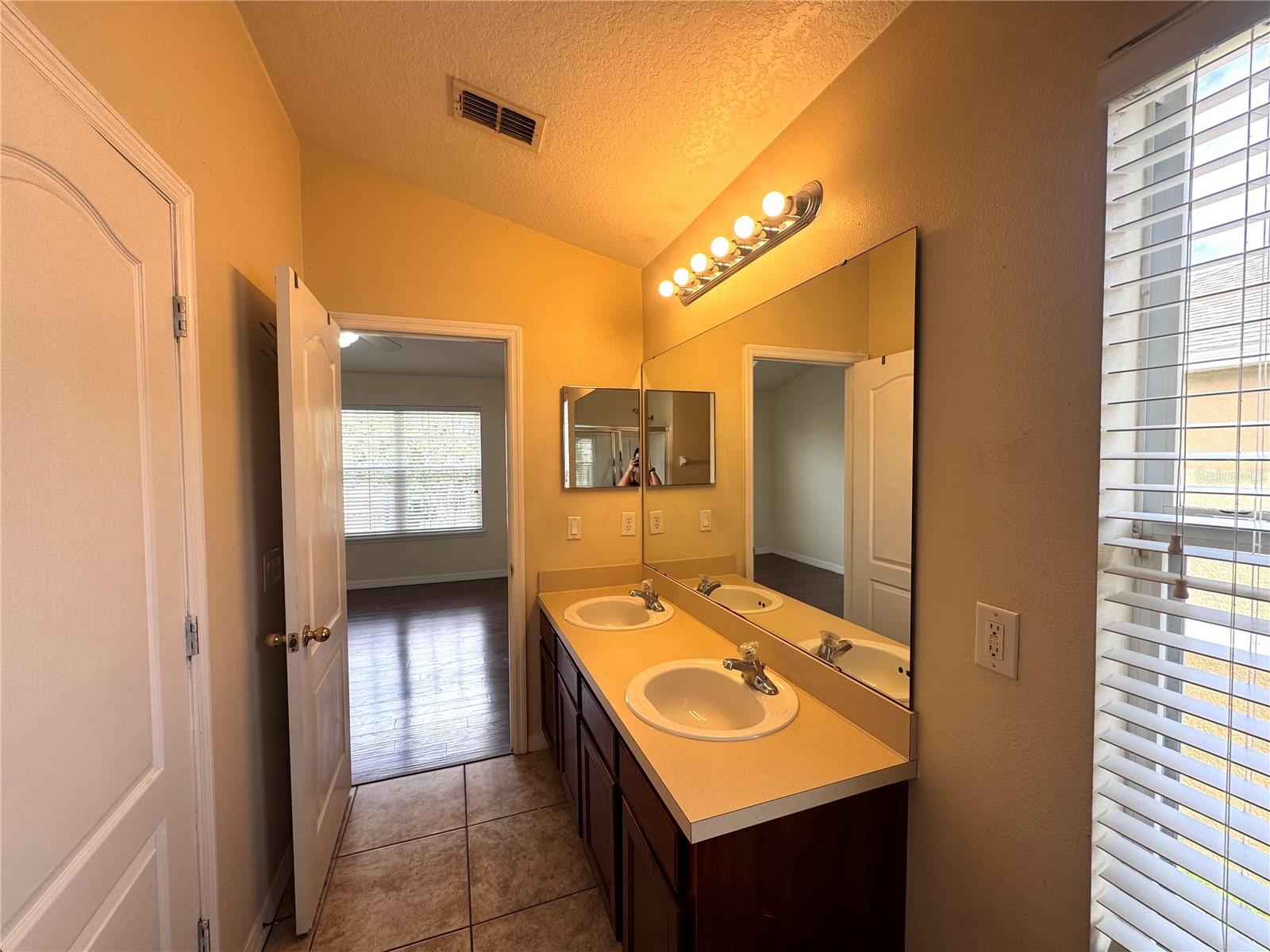 1985 ESTANCIA CIR, KISSIMMEE, FL, 34741