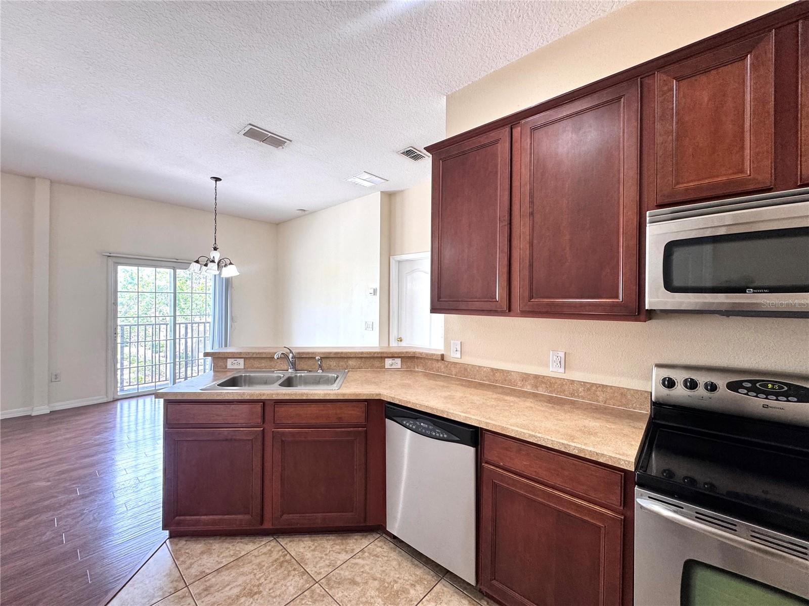 1985 ESTANCIA CIR, KISSIMMEE, FL, 34741