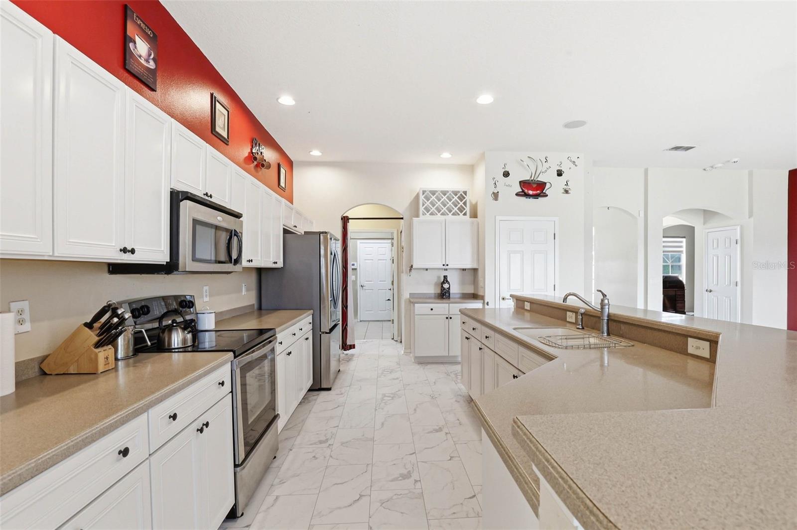13706 ARTESA BELL DR, RIVERVIEW, FL, 33579