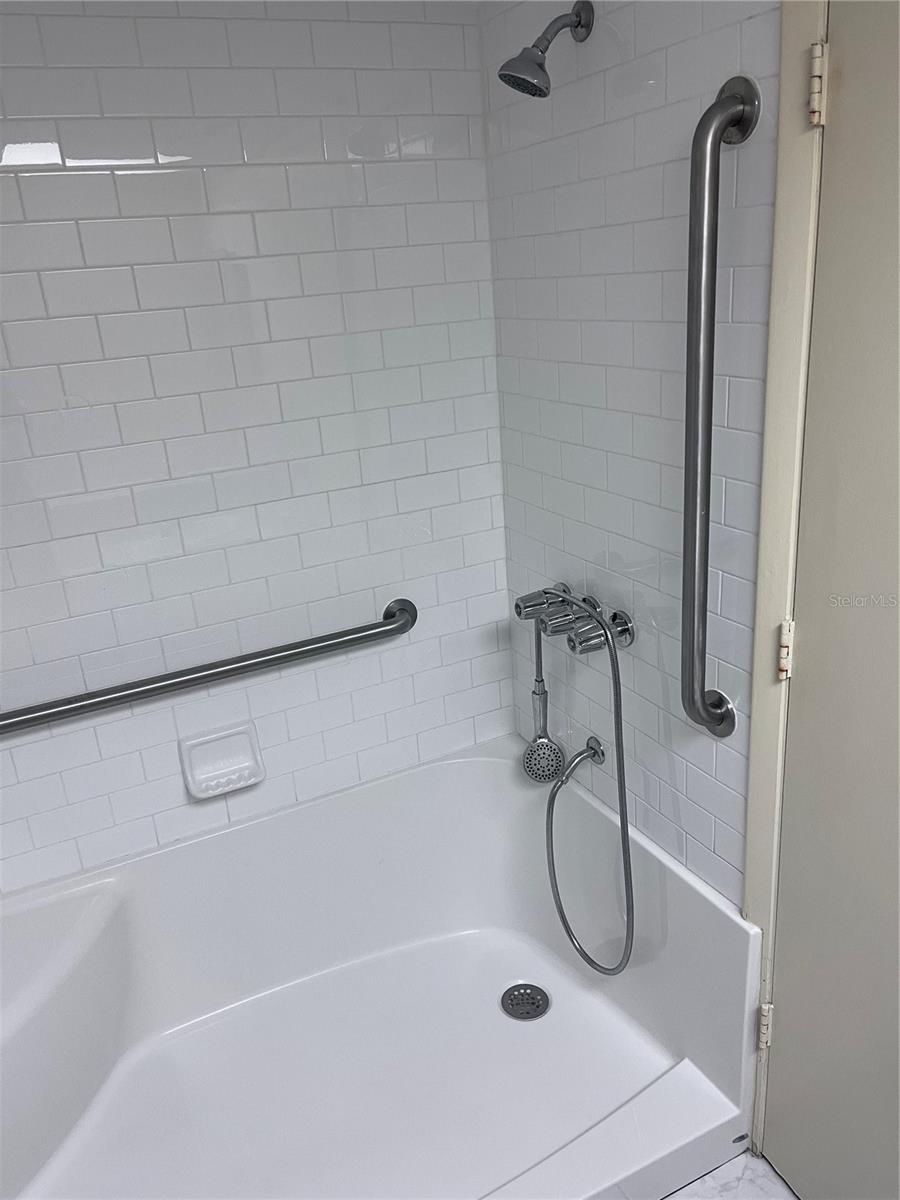 315 30TH AVE W #B203, BRADENTON, FL, 34205