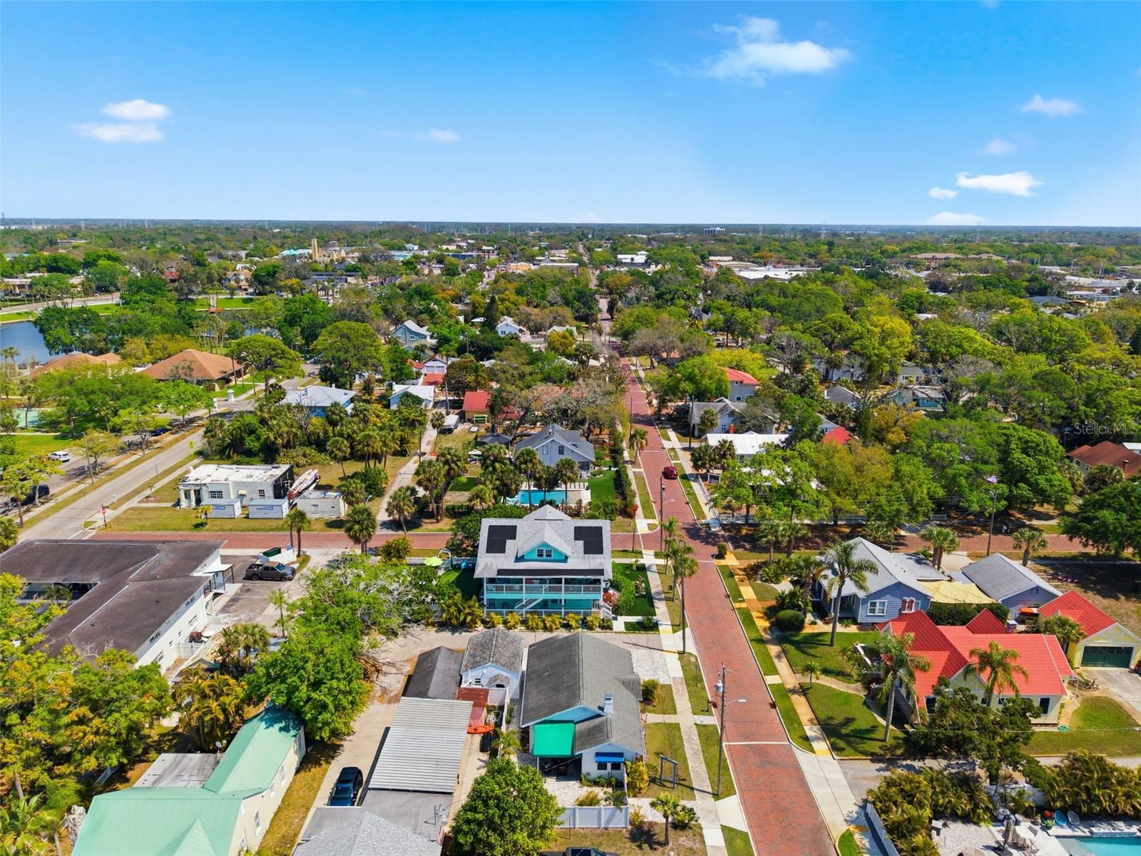 410 W LEMON ST, TARPON SPRINGS, FL, 34689