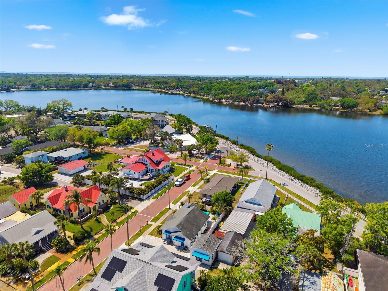 410 W LEMON ST, TARPON SPRINGS, FL, 34689