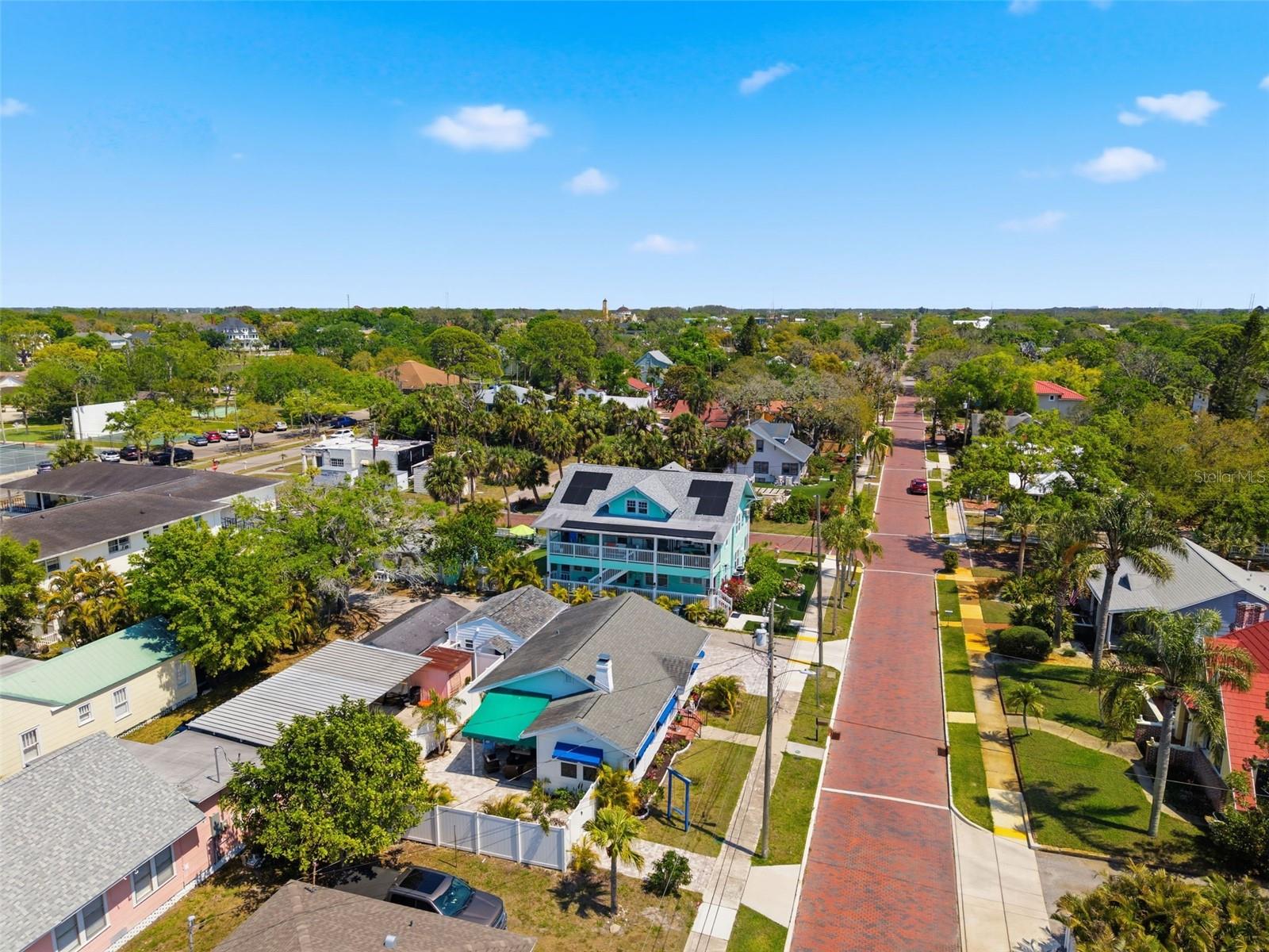 410 W LEMON ST, TARPON SPRINGS, FL, 34689