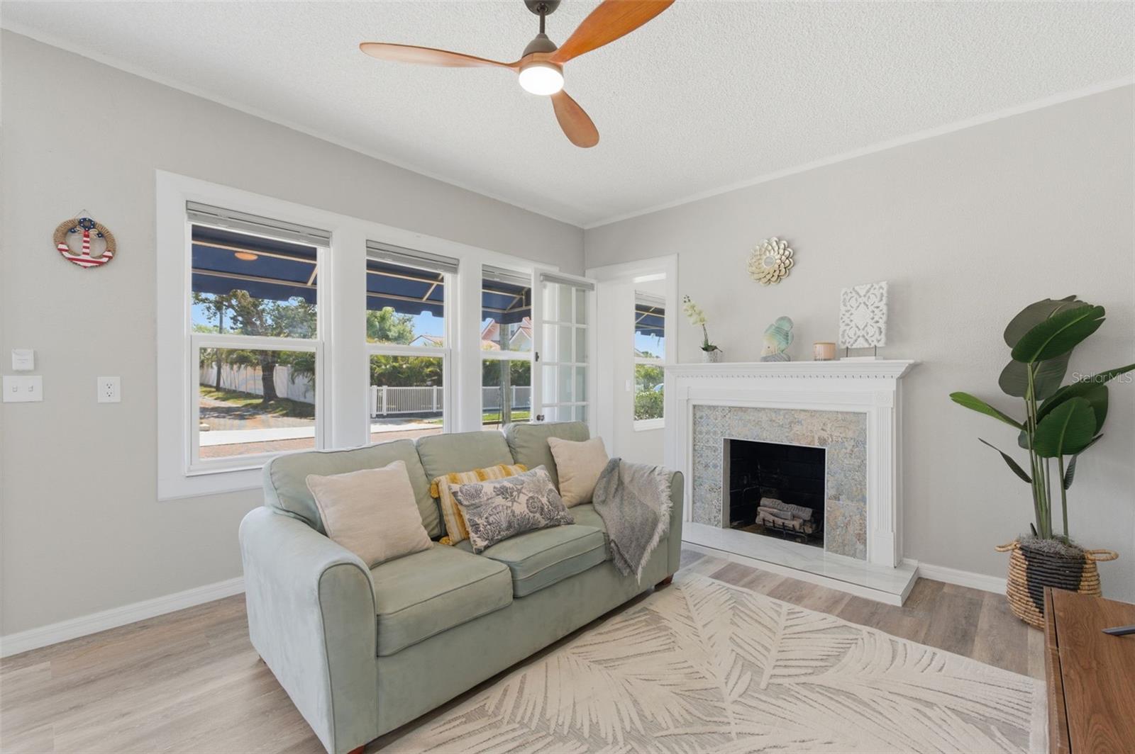 410 W LEMON ST, TARPON SPRINGS, FL, 34689