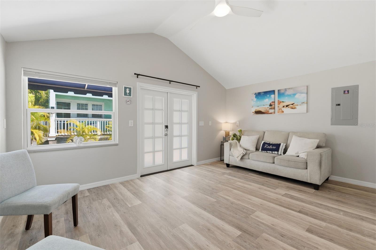 410 W LEMON ST, TARPON SPRINGS, FL, 34689