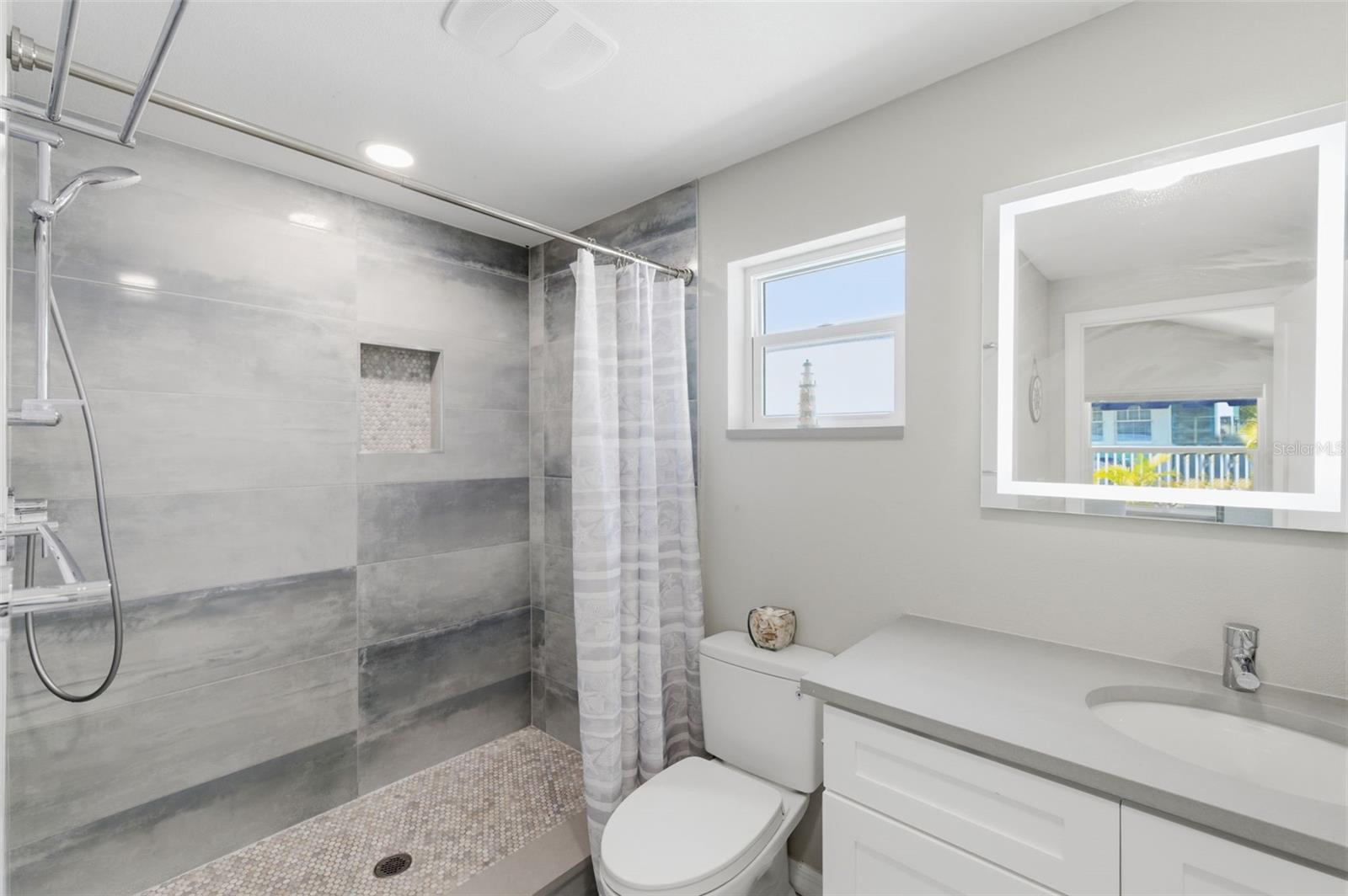 410 W LEMON ST, TARPON SPRINGS, FL, 34689