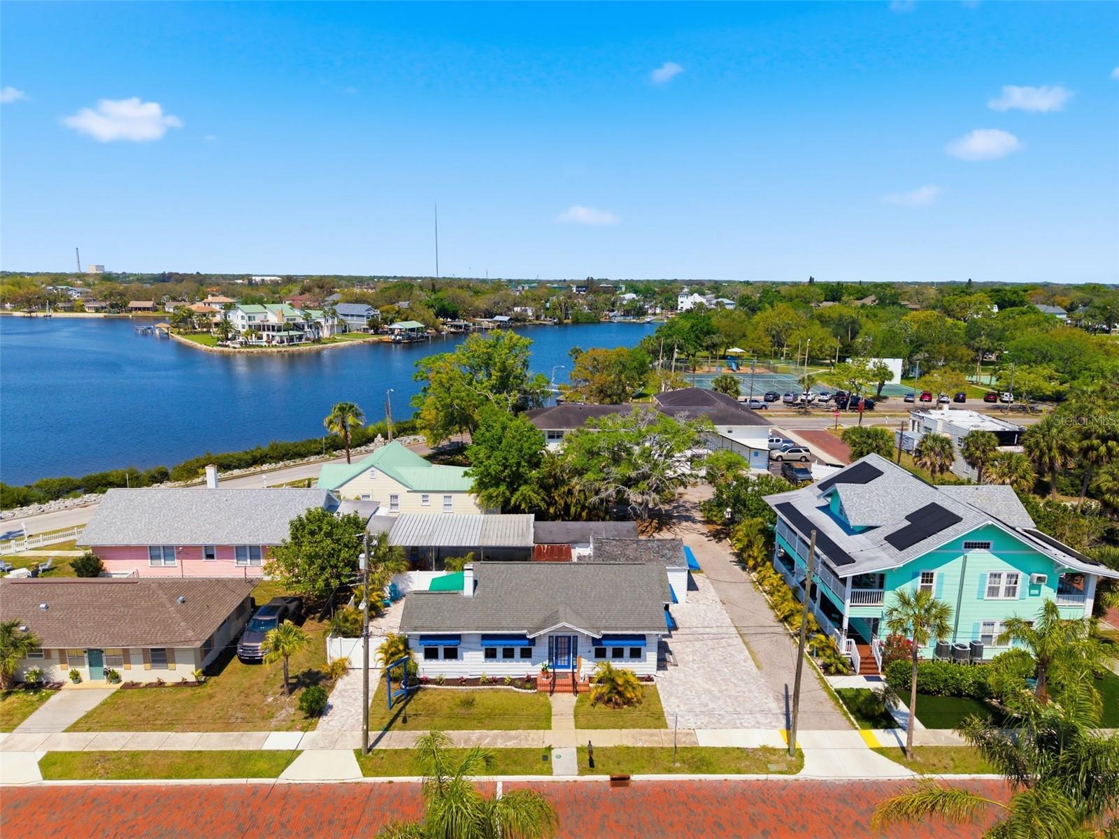 410 W LEMON ST, TARPON SPRINGS, FL, 34689