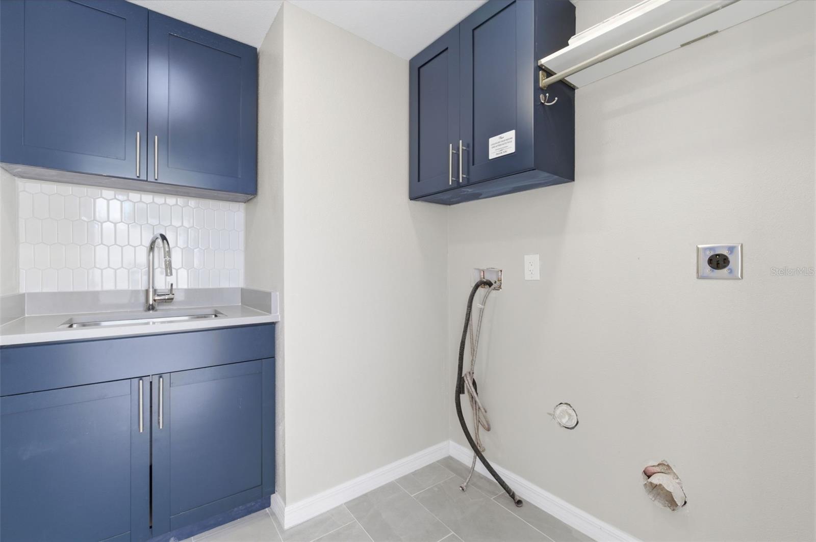 410 W LEMON ST, TARPON SPRINGS, FL, 34689