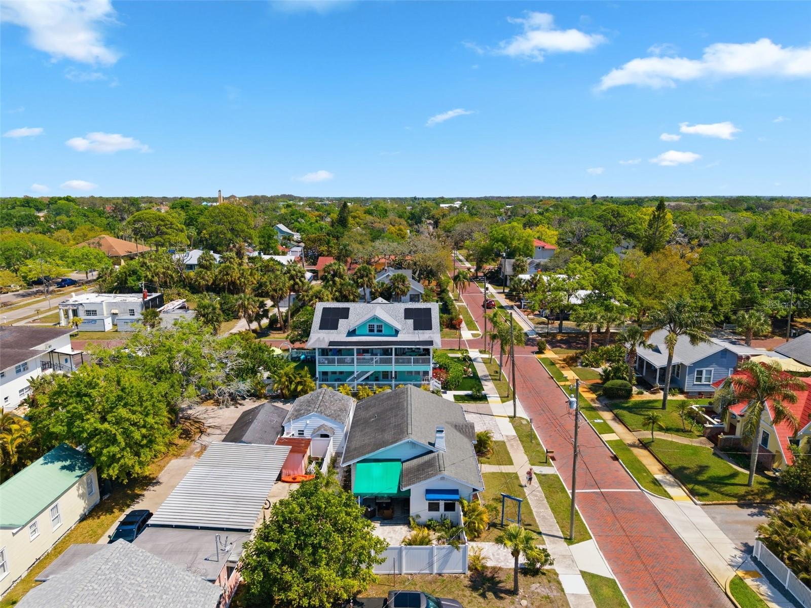 410 W LEMON ST, TARPON SPRINGS, FL, 34689