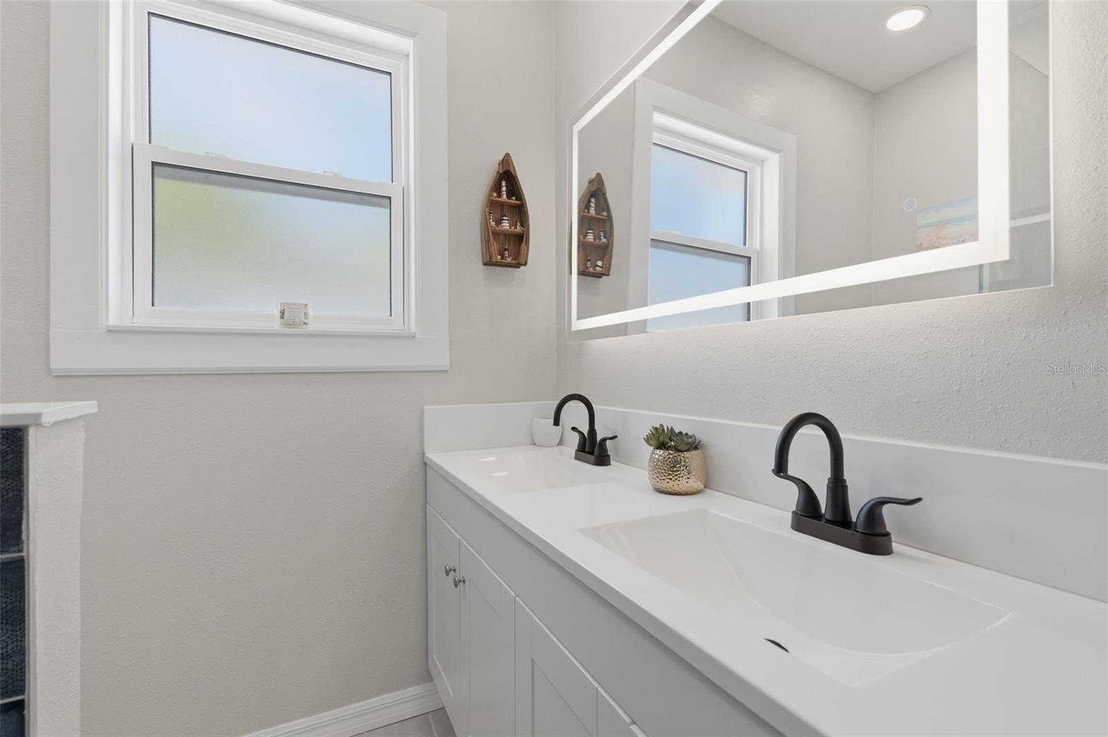 410 W LEMON ST, TARPON SPRINGS, FL, 34689