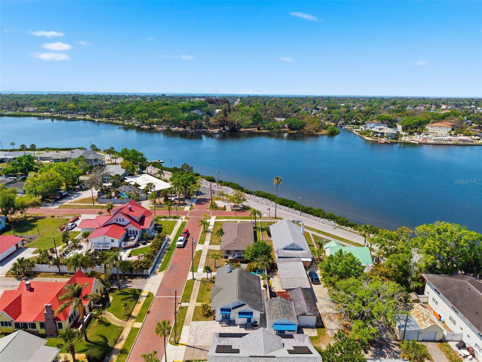 410 W LEMON ST, TARPON SPRINGS, FL, 34689
