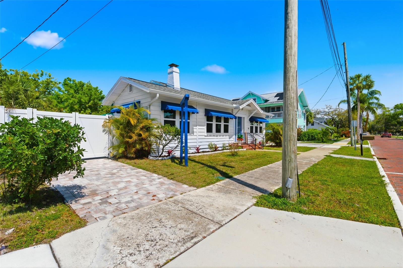 410 W LEMON ST, TARPON SPRINGS, FL, 34689