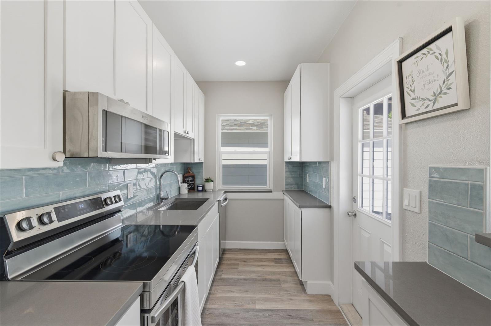 410 W LEMON ST, TARPON SPRINGS, FL, 34689
