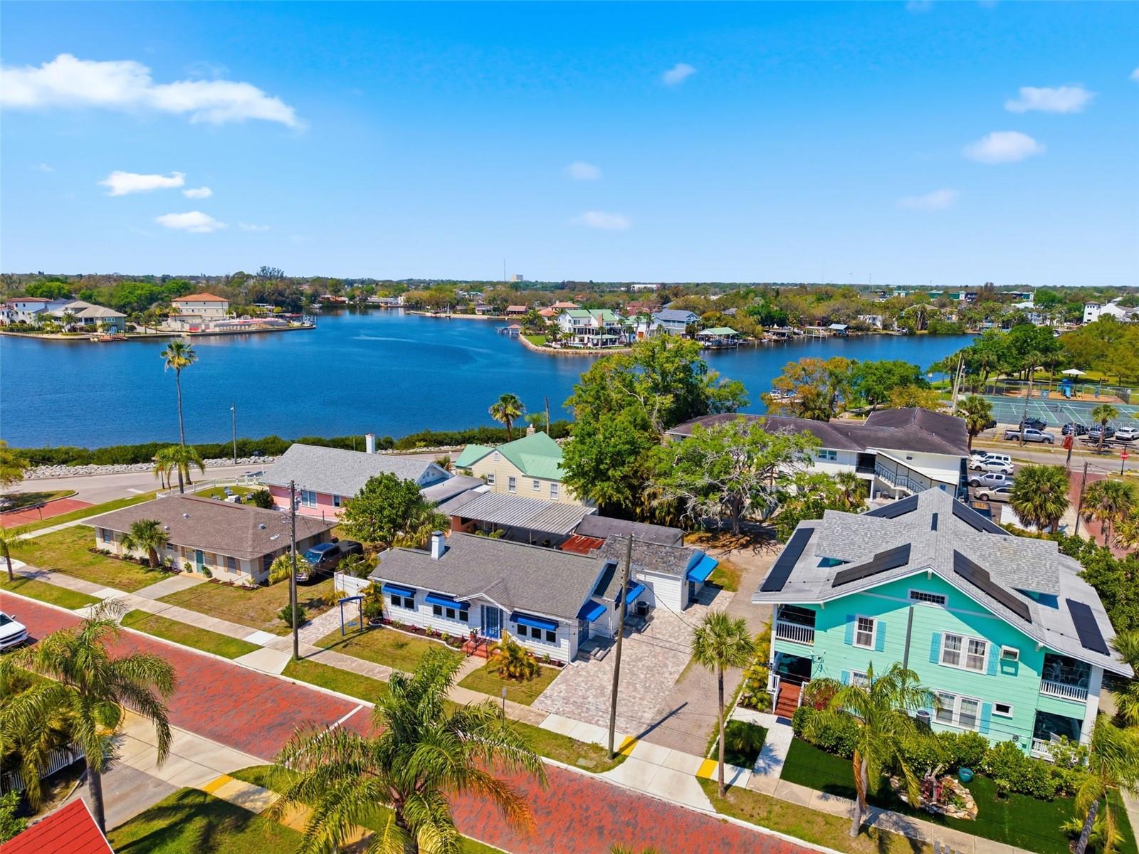 410 W LEMON ST, TARPON SPRINGS, FL, 34689