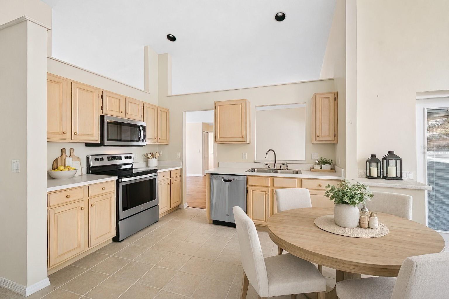 2419 MAYWOOD ST, EUSTIS, FL, 32726