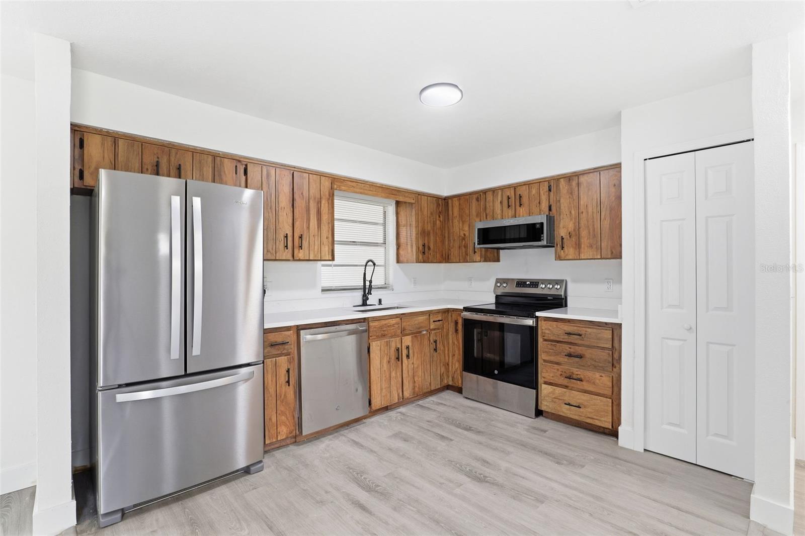 1214 PACE DR NW, PALM BAY, FL, 32907