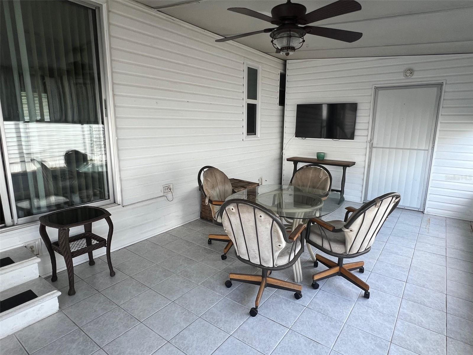57 ROYAL PALM CIR, LARGO, FL, 33778