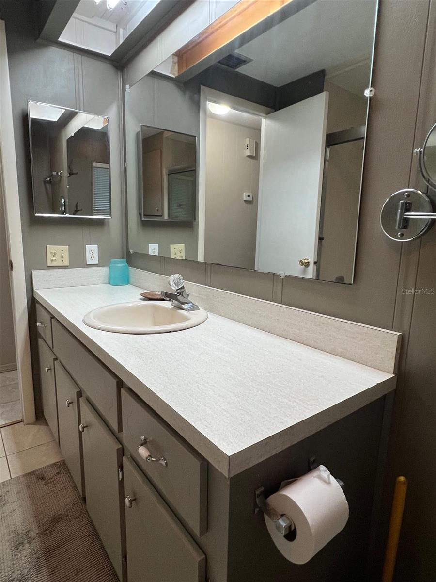 57 ROYAL PALM CIR, LARGO, FL, 33778