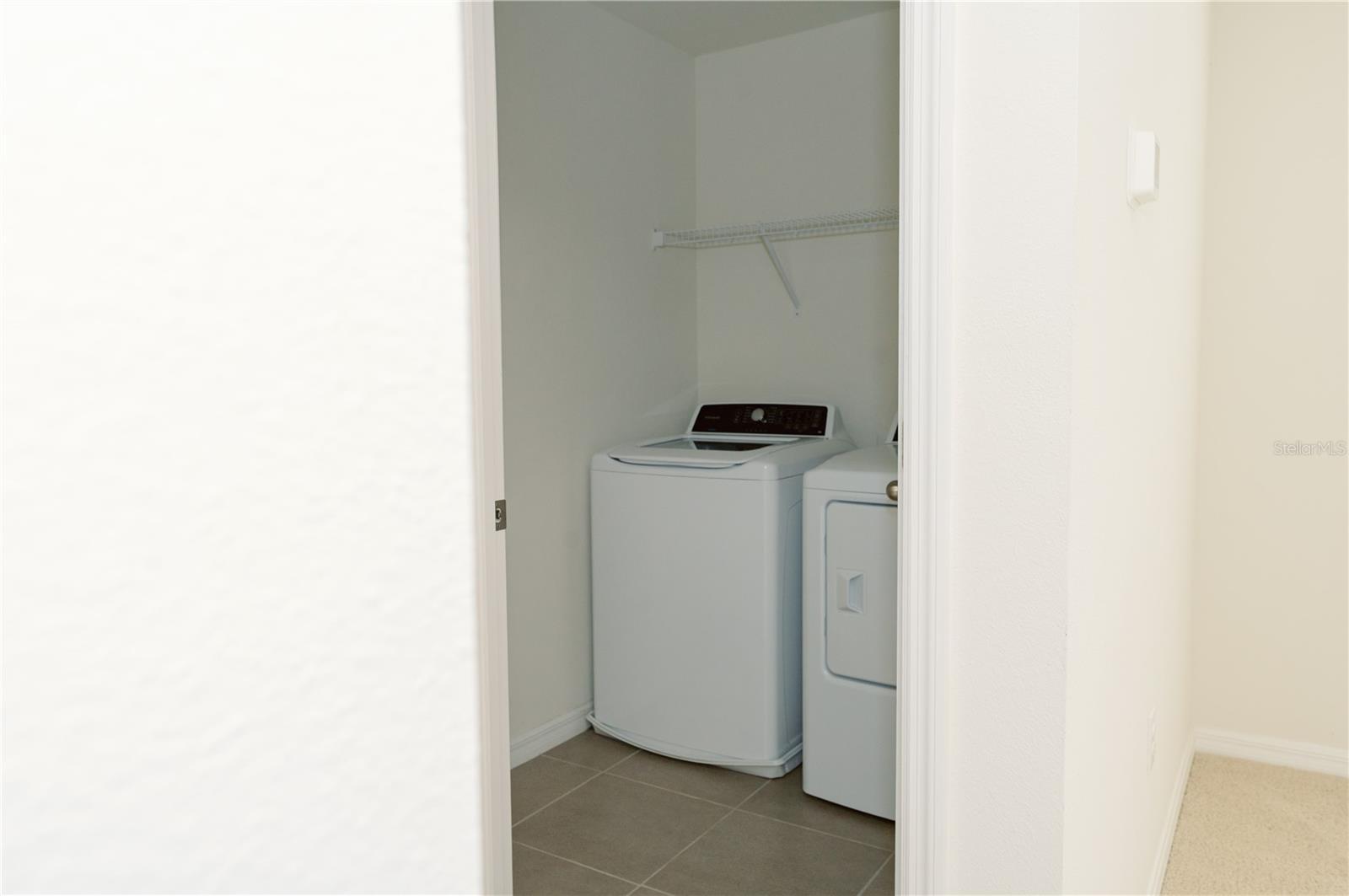 Laundry room (2nd floor)