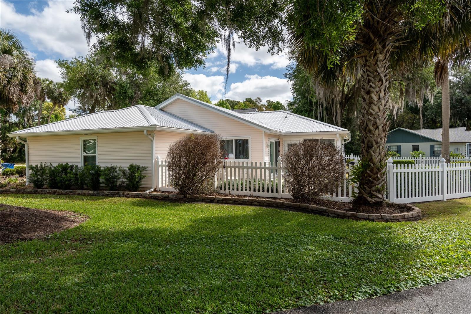 QUAIL HOLLOW ON THE RIVER, DELAND, FL, 32720