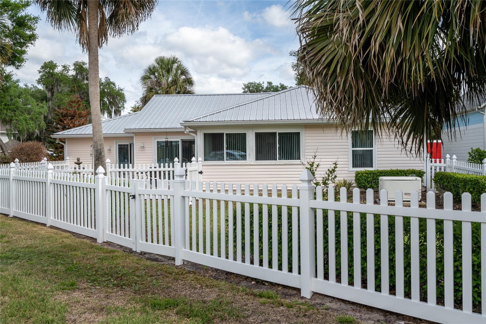 QUAIL HOLLOW ON THE RIVER, DELAND, FL, 32720