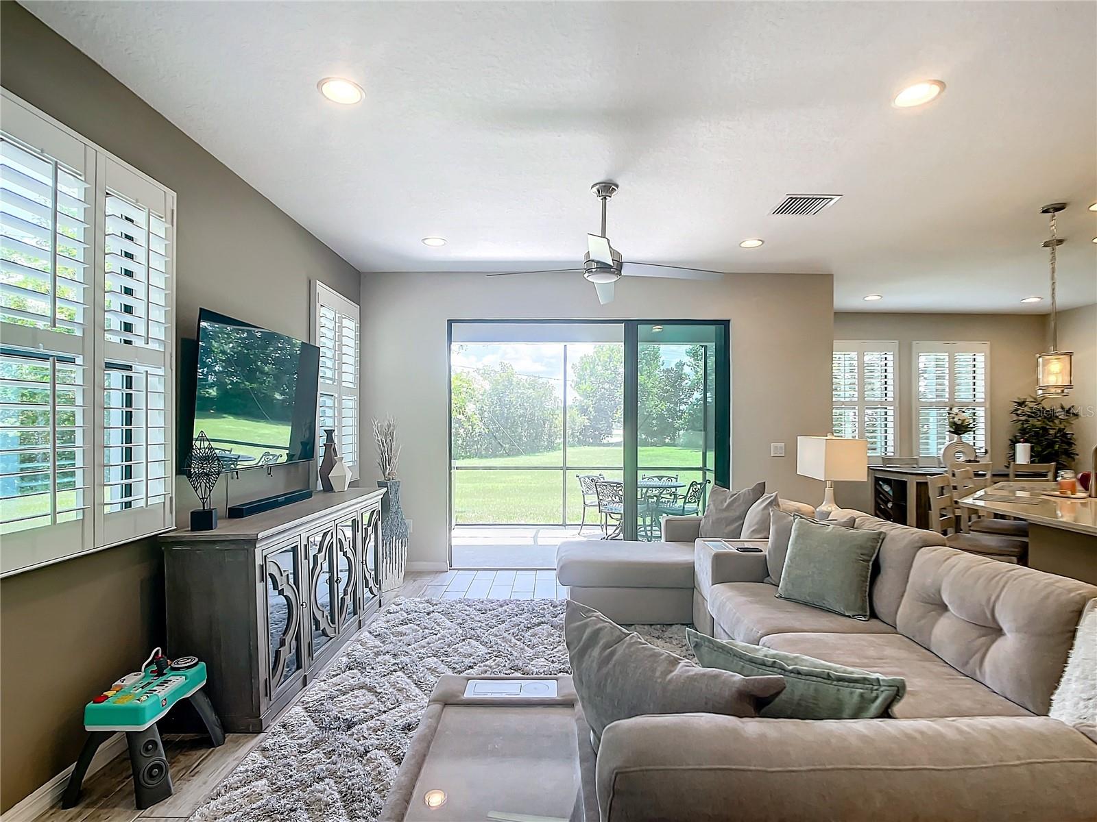 Family room to lanai