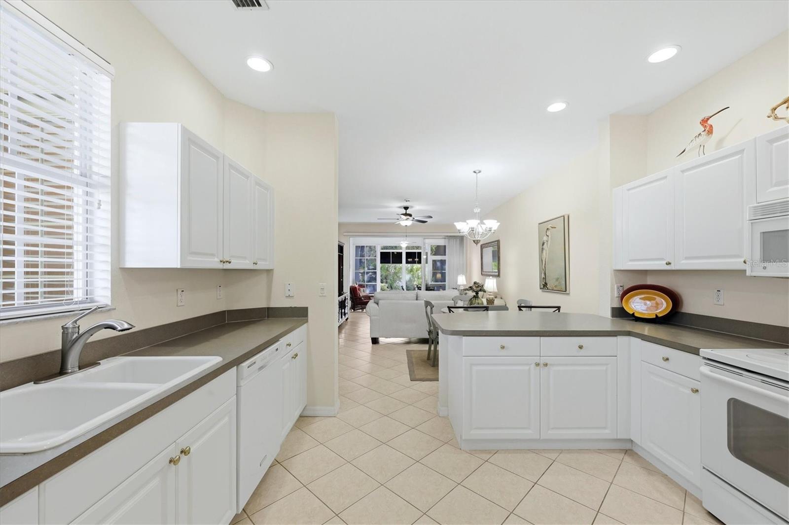 2438 MAGNOLIA CIR, NORTH PORT, FL, 34289
