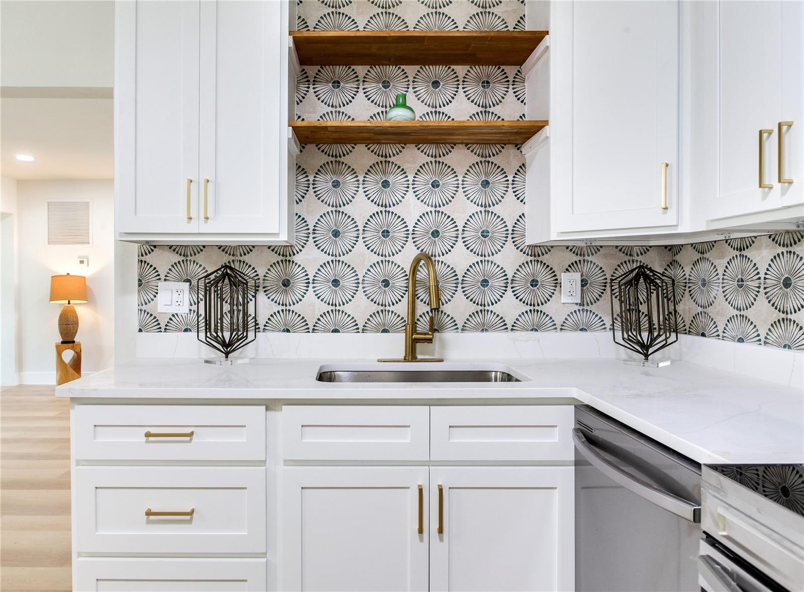 2753 VALENCIA DR, SARASOTA, FL, 34239