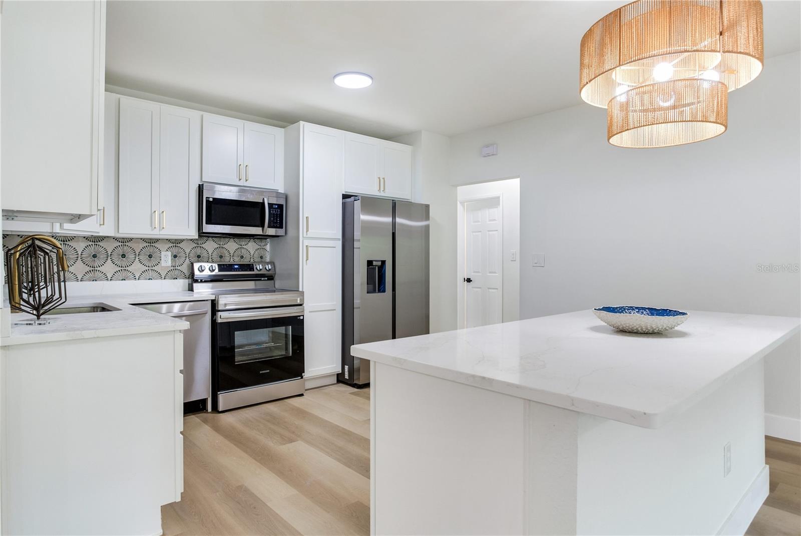 2753 VALENCIA DR, SARASOTA, FL, 34239