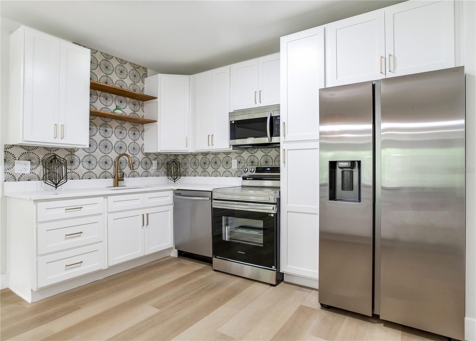 2753 VALENCIA DR, SARASOTA, FL, 34239