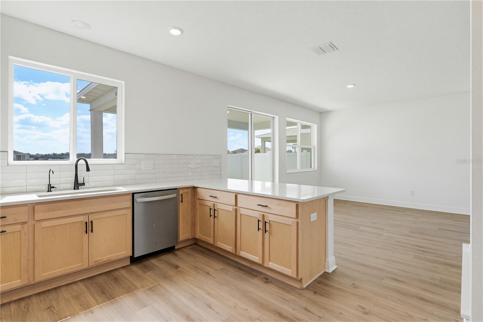 9395 SANDY BLUFFS CIR, PARRISH, FL, 34219